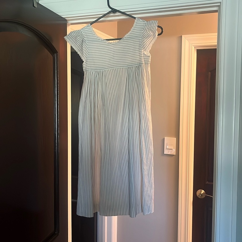 Beautiful lightweight Bonpoint Girls dress size 10